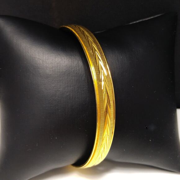 Vintage Monet Gold Plated Bangle Bracelet, 1960s Vintage Jewelry - Picture 5 of 10
